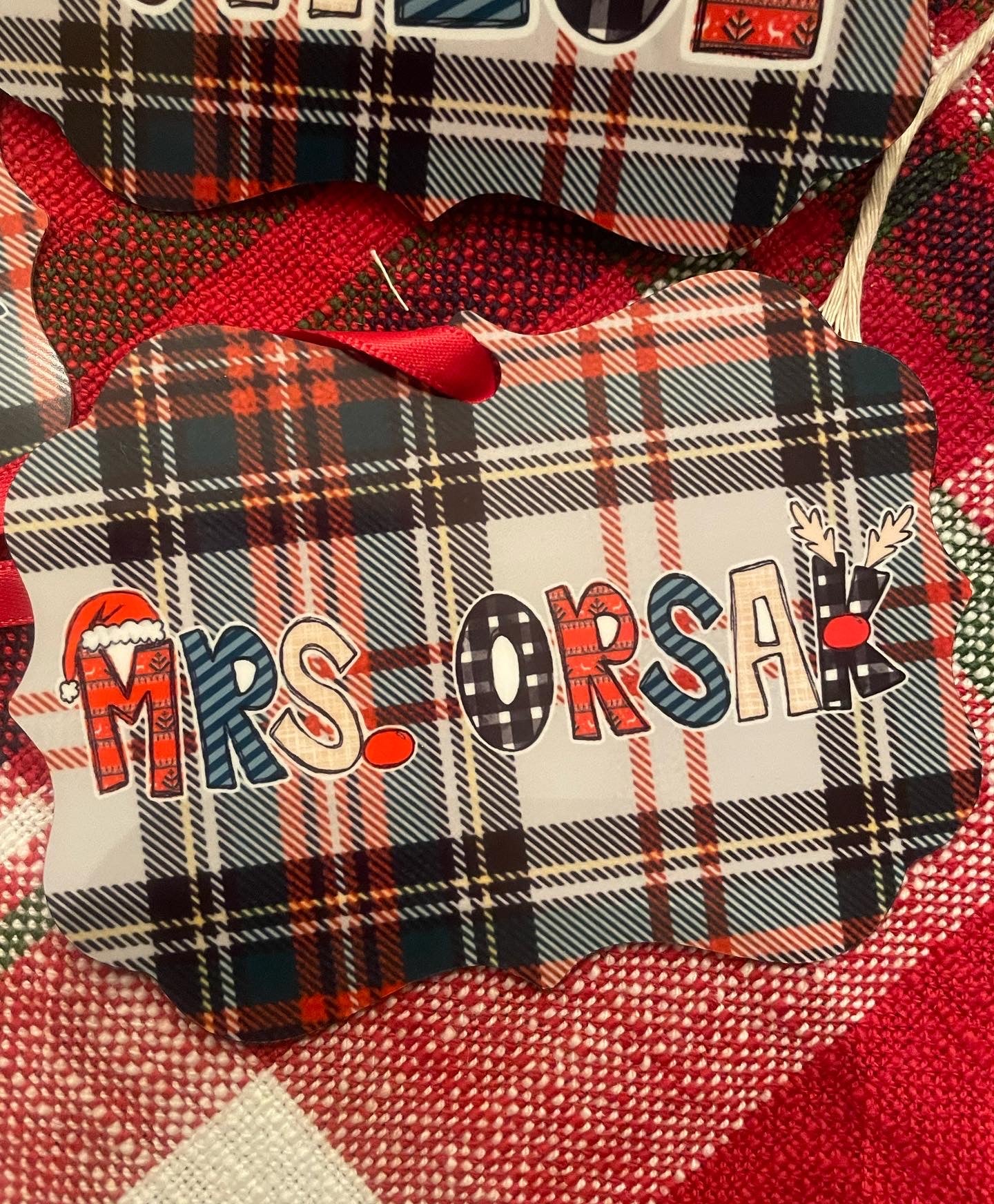 Christmas Monogram Alphabet Ornament || Aluminum Scalloped Ornament