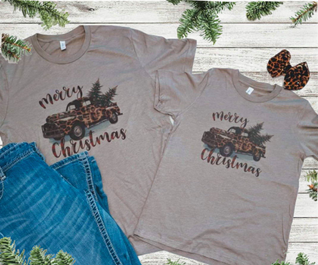 Leopard Merry Christmas Truck - Vintage T-shirt